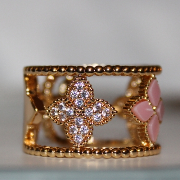 Petal Aura Adjustable Ring — Gold Blush Petal - Picture 2 of 4